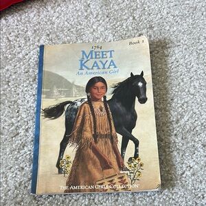 Meet Kaya: An American Girl Book 1 (h)